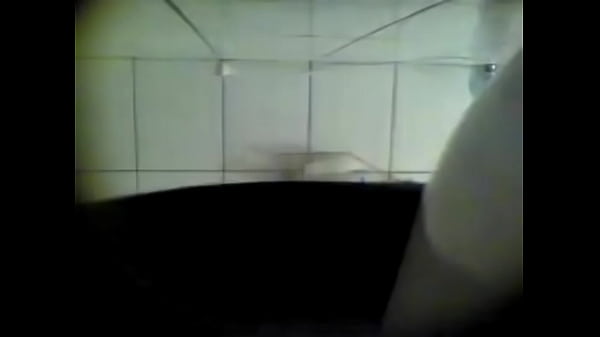 Download Video - mi cu&ntilde;ada ba&ntilde;andose