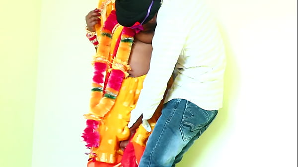 Hot Indian married girlfriend fucking video at home!