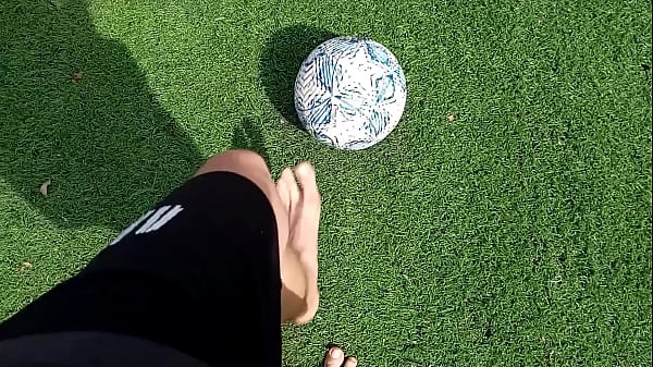 Pov foot worship PLAYING BAREFOOT