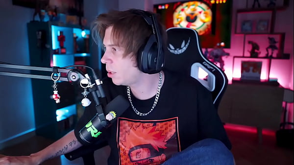 Le cuelan porno en un clip al tito rubiuh