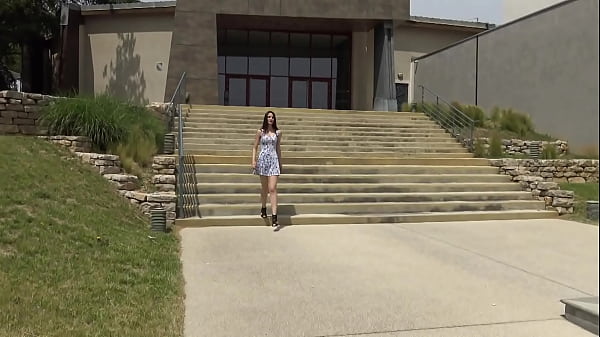 Un grand fantasme de plus &agrave; r&eacute;aliser pour Candie, 19ans !