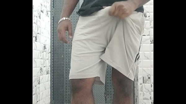 Junger Bengel aus Jamshedpur macht Handarbeit