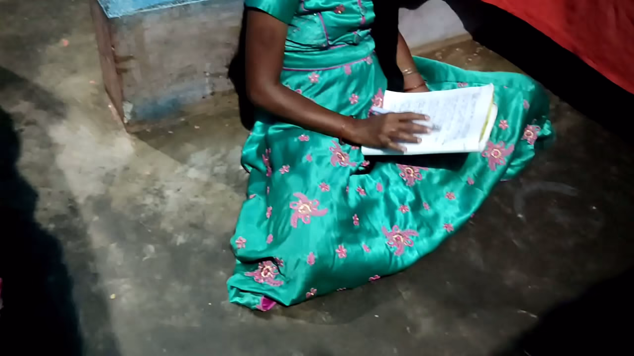 Desi bhabhi Reading Book Fuck her teacher
