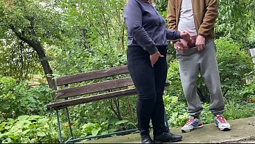 The stepson loves cumming on his stepmother's big, sexy ass