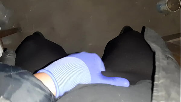 Fly_girls_orgasm - Before robbing a house, we decided to jerk off with gloves on so as not to leave traces (role play) - Girls fly orgasm