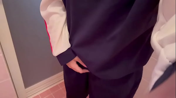 [Solo sex] I masturbated in the bath while my step mom was in the living room and came a lot...
