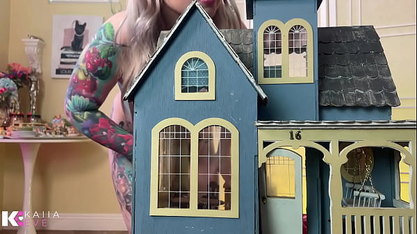 Goddess in Shrunkenland: Unaware Giantess Vore Destruction
