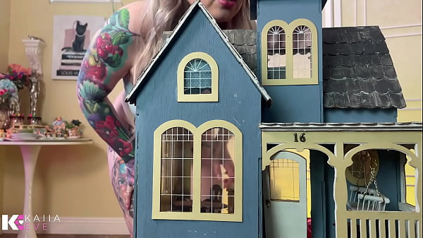 Goddess in Shrunkenland: Unaware Giantess Vore Destruction
