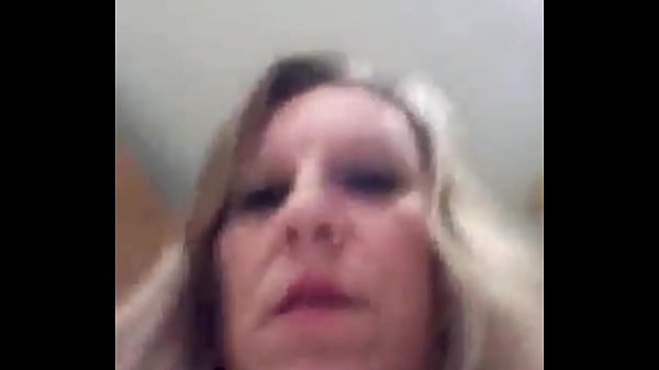 Une Voisine Mature, Plantureuse Et Excitée De Pudahuel M'envoie Une Vidéo Avec Un Vibromasseur Pour Moi