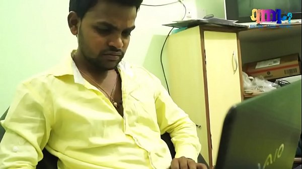 INDIAN HOUSEWIFE ROMANCE WITH SOFTWARE ENGINEER
