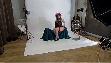 Young Photographer Tricks Hot MILF Model into Raunchy Shoot Turned Facial Explosion &ndash; Watch Her Surrender!