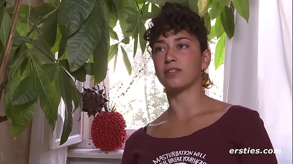 Ersties: Berliner takes us to her home and masturbates