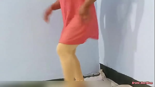 desi indian hot bhabhi performing nanga dance in private room sexy mujra