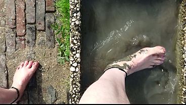 Washing feet on the beach of Horumersiel