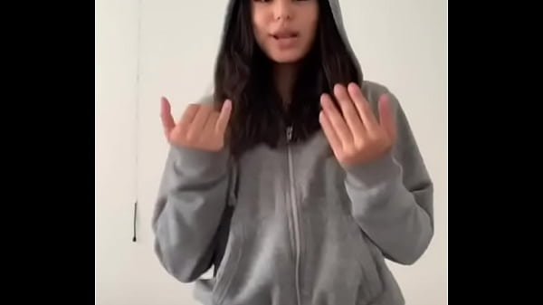 thumb cameltoe