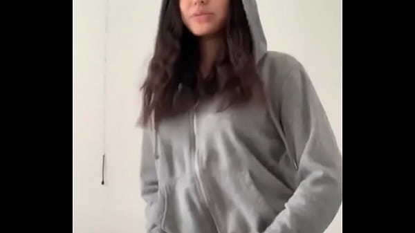 thumb cameltoe