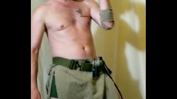 Hot cosplayer Max Shenanigans dancing for the f...