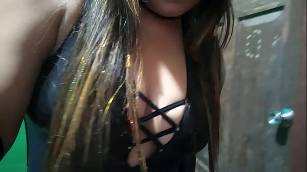 Sinful stepdaughter seduces her stepfather with homemade porn and a very sexy leather lingerie, I am very horny and with an immense desire to be fucked by a big penis