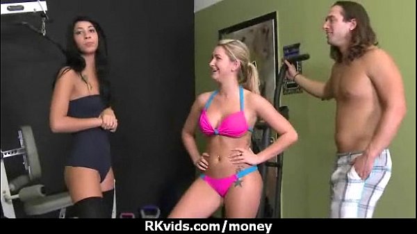 Slutty amateur babe is paid cash from some craz...