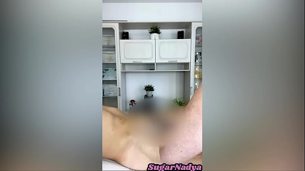 Video tutorial on shaving intimate haircuts   depilation with a surprise ending