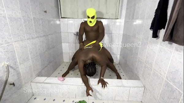 Ebony BBW joined her sleepover client in the washroom for a quickie, sweetqueen2.
