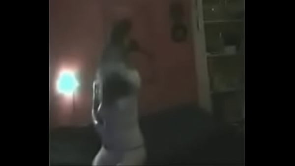 Hot amateur college student strips on live webcam - viraalvideos.nl