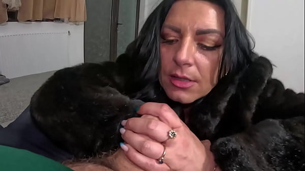 Download Video - Slutty mature deep-throat and cum play on a fur-coat 264-preview