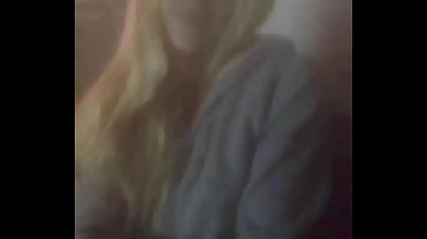 Das Wunderschöne Sexy Babe Liebt Es, Mit Meinem Großen Schwanz Zu Spielen Und Meine Großen Arschbälle Zu Massieren