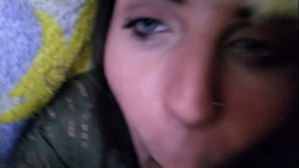 Download Video - GANHANDO UMA MAMADA SENSACIONAL DA E-GIRL NOVINHA ALICE HAEL NA FRENTE DA AMIGA DELA