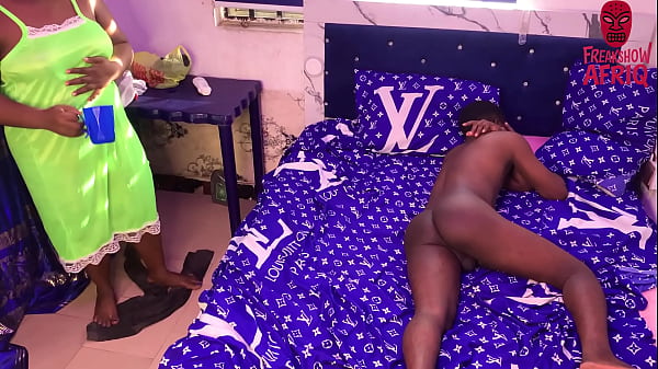 Download Video - HORNY AFRICAN STEPMOM IS HAPPY TO MEET STEPSON NAKED AND HARD&comma; SO SITS HER WET PUSSY ON HIS COCK&period; PLEASE SUBSCRIBE TO RED