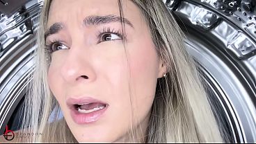 彼女が洗濯機に入ったので、その隙に彼女にチンコを入れた。BBC - ブランドン・クルーズ＆リア・トヴァー
