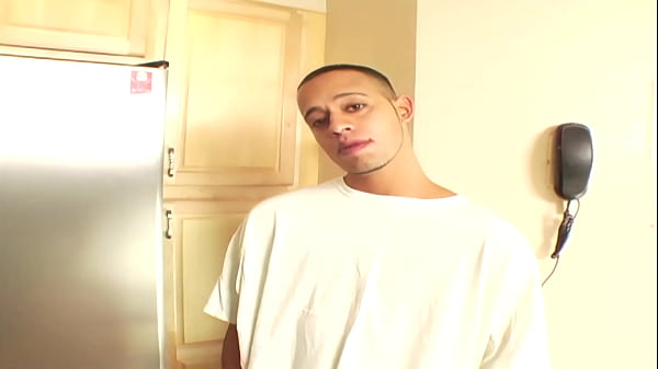 下着が透けている女性のお尻に興奮してしまい、後をつけてみると&hellip;&hellip;やがて女はその事に気づき、我慢した性欲が弾けて漏れだす！パート2