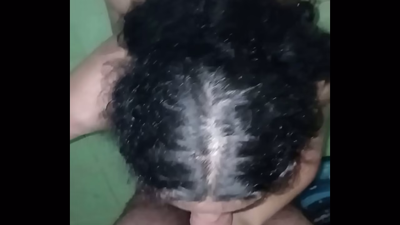 Se lo chupe en el ba&ntilde_o del GYM, espero que nadie se entere