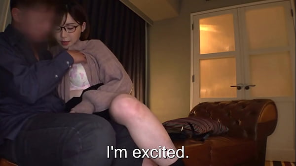 [English Dubbing] Unsatisfied with her boyfriend's prematurely ejaculating small fish dick, Emi satisfies her sexual desires with her friend's immensely strong dick! Emi looks serious, but she's actually a sex seeker!