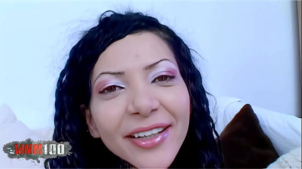 Brazilian Valeria da Fogo with her pussy on fire