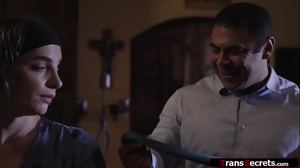 Download Video - Ts stepdaughter Janie Blade gets spanked