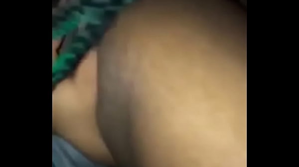 Melisa Et Aliadna Mangent La Chatte