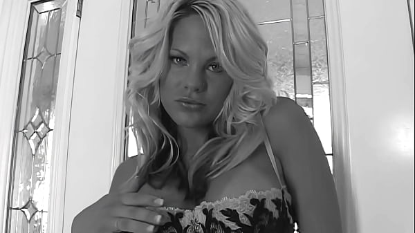 My wife has always had a desire for women, I took a friend to behave her, I filmed the two making out hot, I got horny.