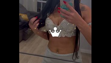 Casadinha Brasileira Deliciosa e safada, fica cheia de tes&atilde;o em casa, vai para a balada, arruma um pauzudo, fode com ele e ainda humilha o corno manso.