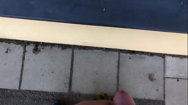Pisse Sur Les Fenêtres De L'école