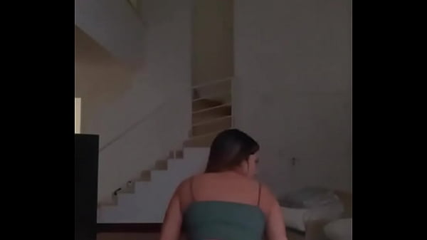 Emii xd dançando de shorts