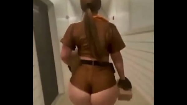 A Pawg Came To Deliver Your Package ;)