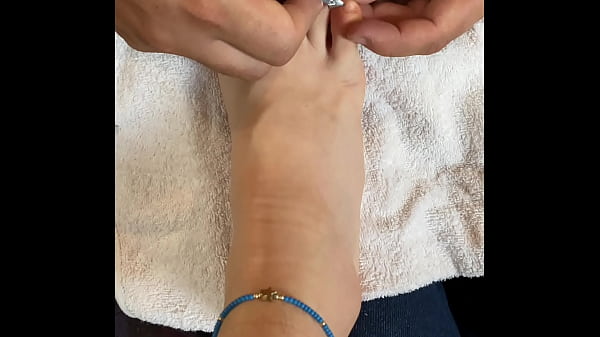 Talking to my followers and showing my feet: foot fetish