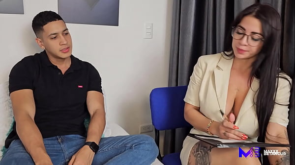 I need a sexy psychologist with tits and a big ass to calm my depression - Max Betancur & Silvana Lee