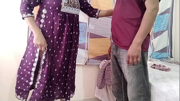 Download Video - कपडे चेंज कर रही सौतेली बहन को चुपके से देखा फिर घोड़ी बनाकर चोदा&comma; देसी हिंदी ऑडियो सेक्स
