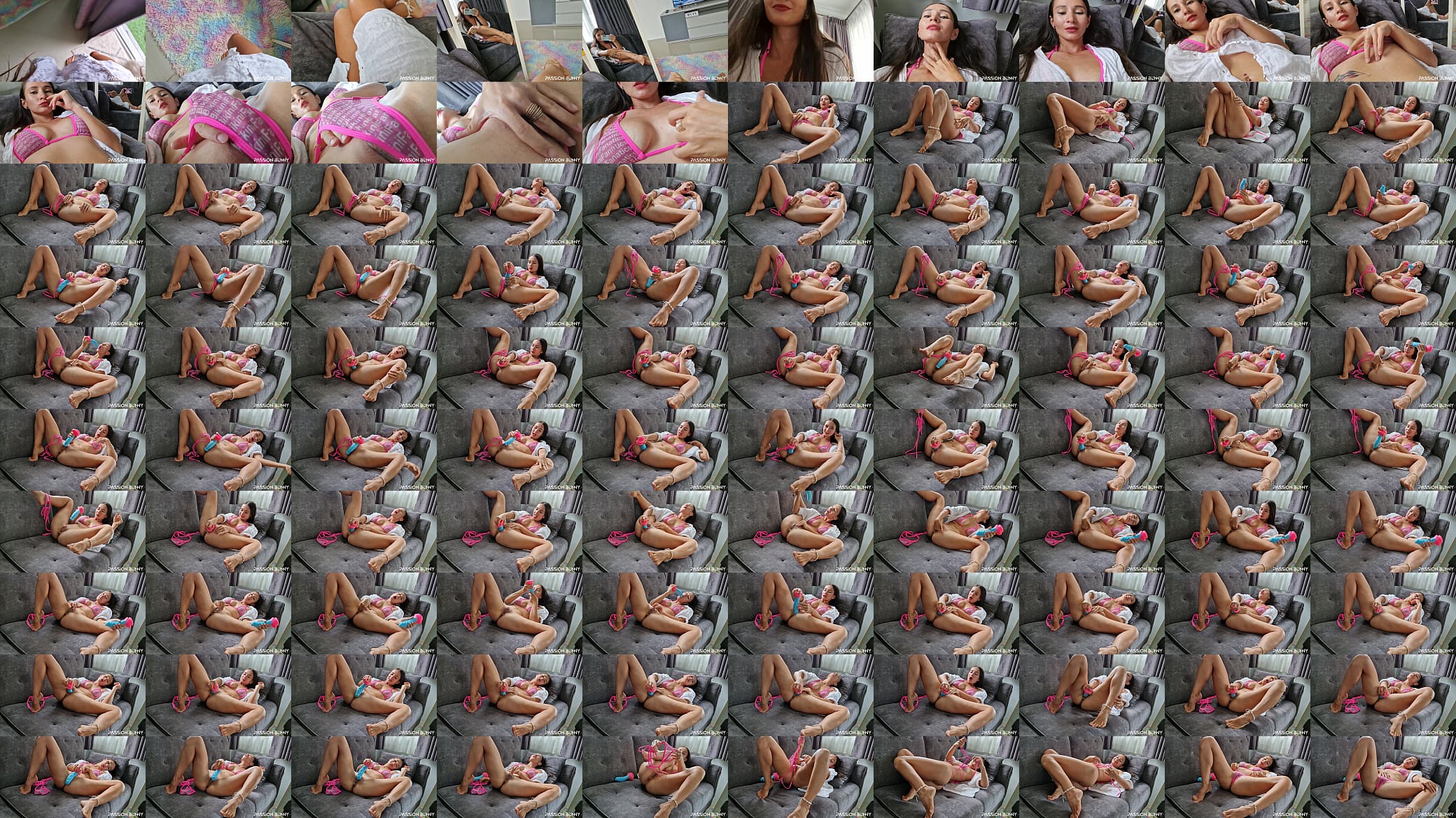 Solo orgasms by self fuck with magic dildo on the coach 预览图