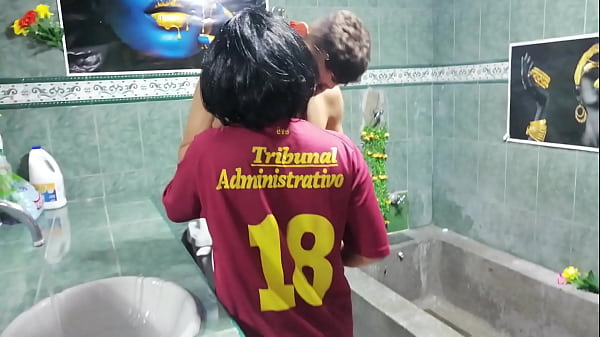 Download Video - LE DOY BIEN DURO A MI HERMANASTRA Y ELLA SE VIENE A CHORRO FUERTEMENTE