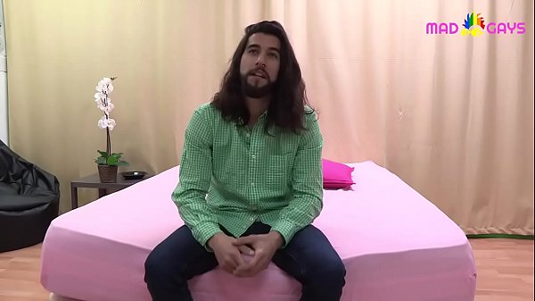 Download Video - Heteraco buenorro nos dedica su abundante l&iacute;quido lechoso