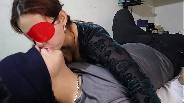 Beautiful STEPSISTER KISSES me with TONGUE in her bed and passes me her SALIVA