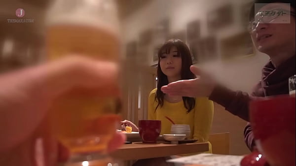 Successfully picked up a cute girl at a sushi restaurant